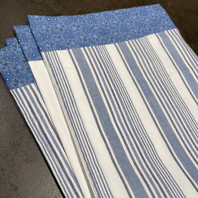 Til inspirasjon - bake/heveklede med blå striper